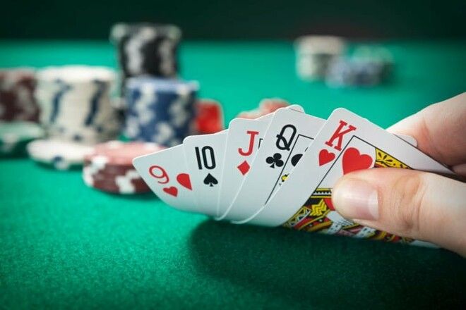 Table games and sports betting at Goldex Casino